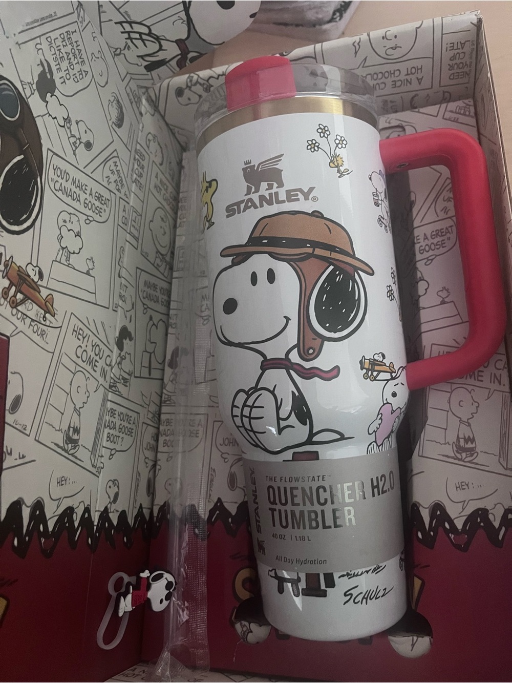 Stanley Flowstate White Snoopy Quencher Tumbler cup Red Handle gift box 40oz - Picture 2 of 4